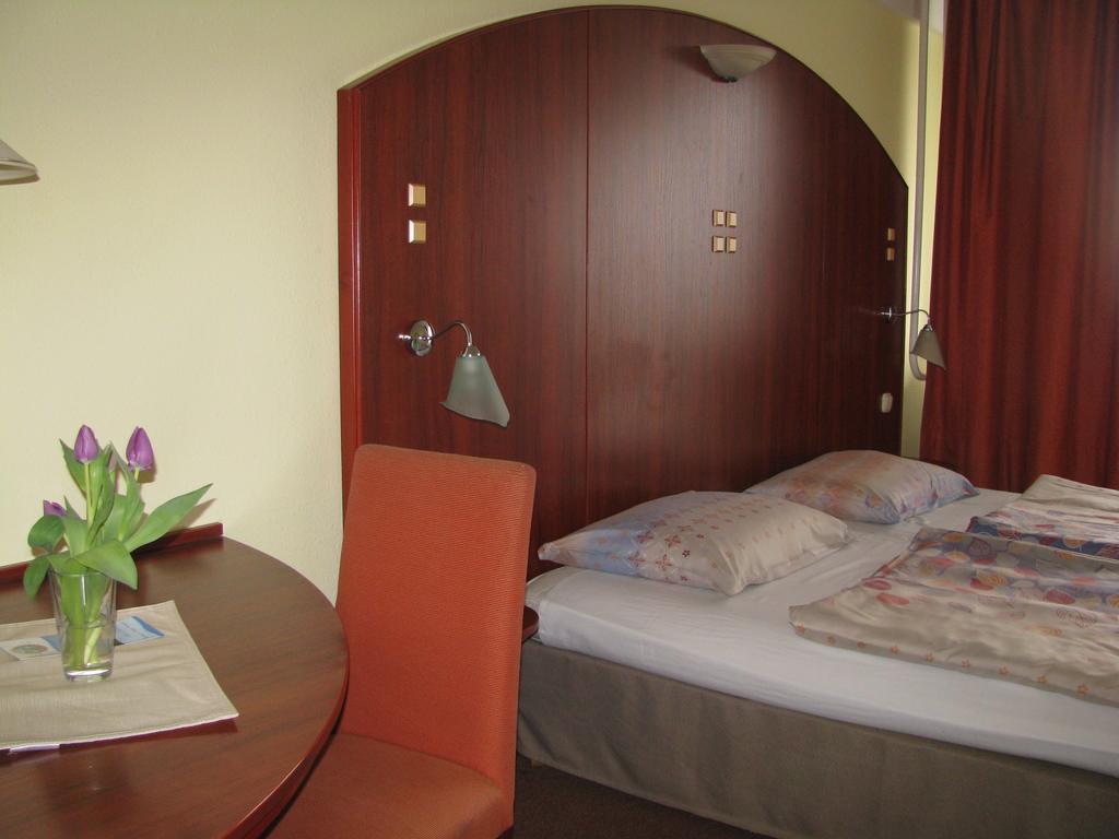Silver Beach Resort Zamárdi Exterior foto