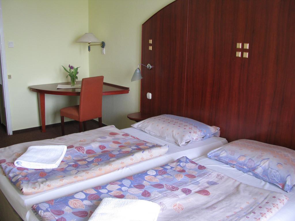 Silver Beach Resort Zamárdi Exterior foto