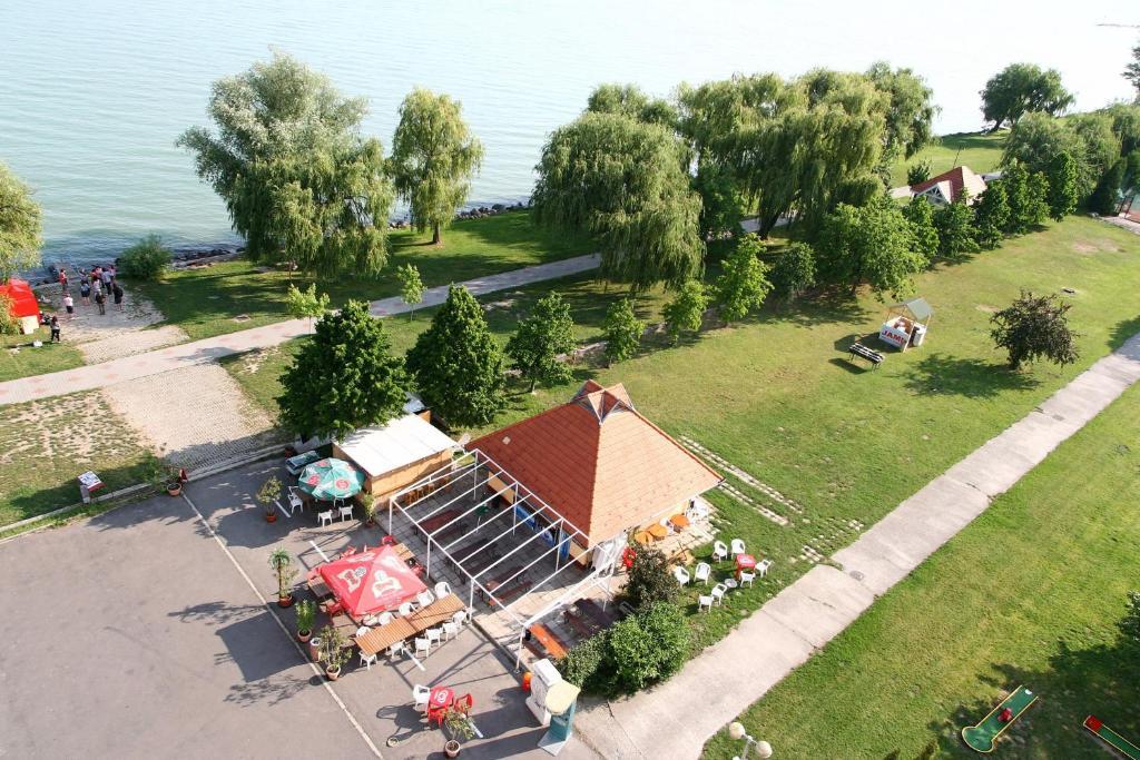 Silver Beach Resort Zamárdi Exterior foto